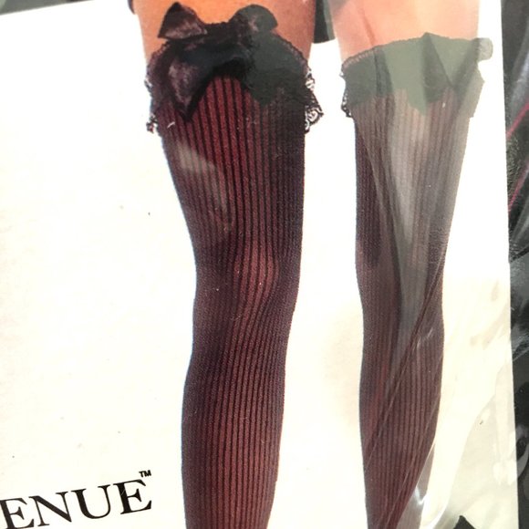 *LEG AVENUE #6269 Thigh Highs Blk Ribbed w/ Blk Bow NWT NOS - Picture 2 of 8